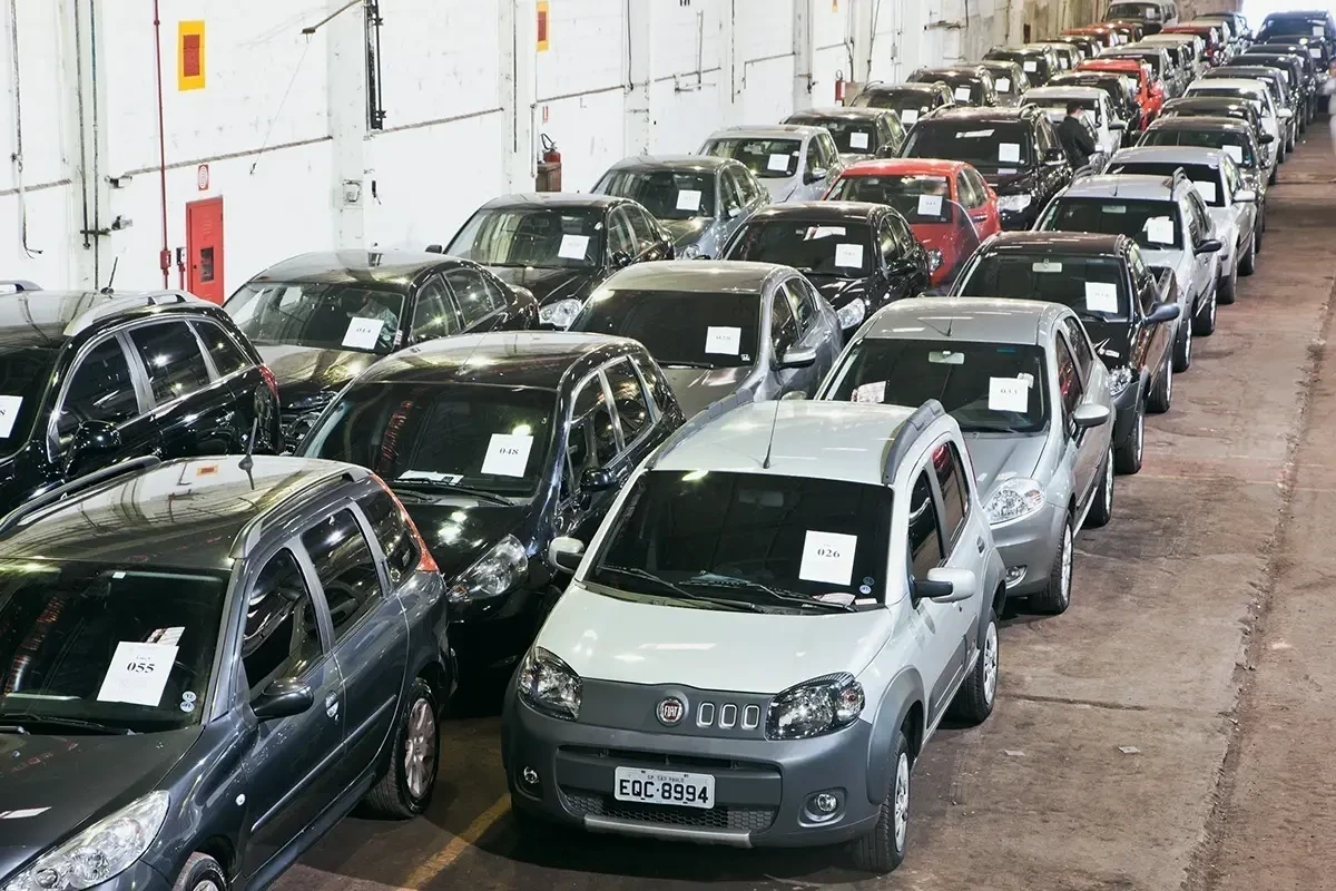 Carros e motos por R$ 600? Leilão da PRF em SC oferta centenas de veículos